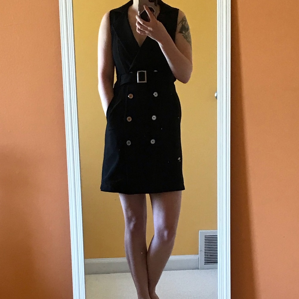 White House black market 00p dress- Black